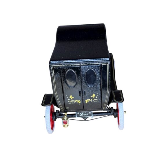 Collectible GearBoxTexaco 1913 Ford Model T Delivery Truck - Picture 7 of 16